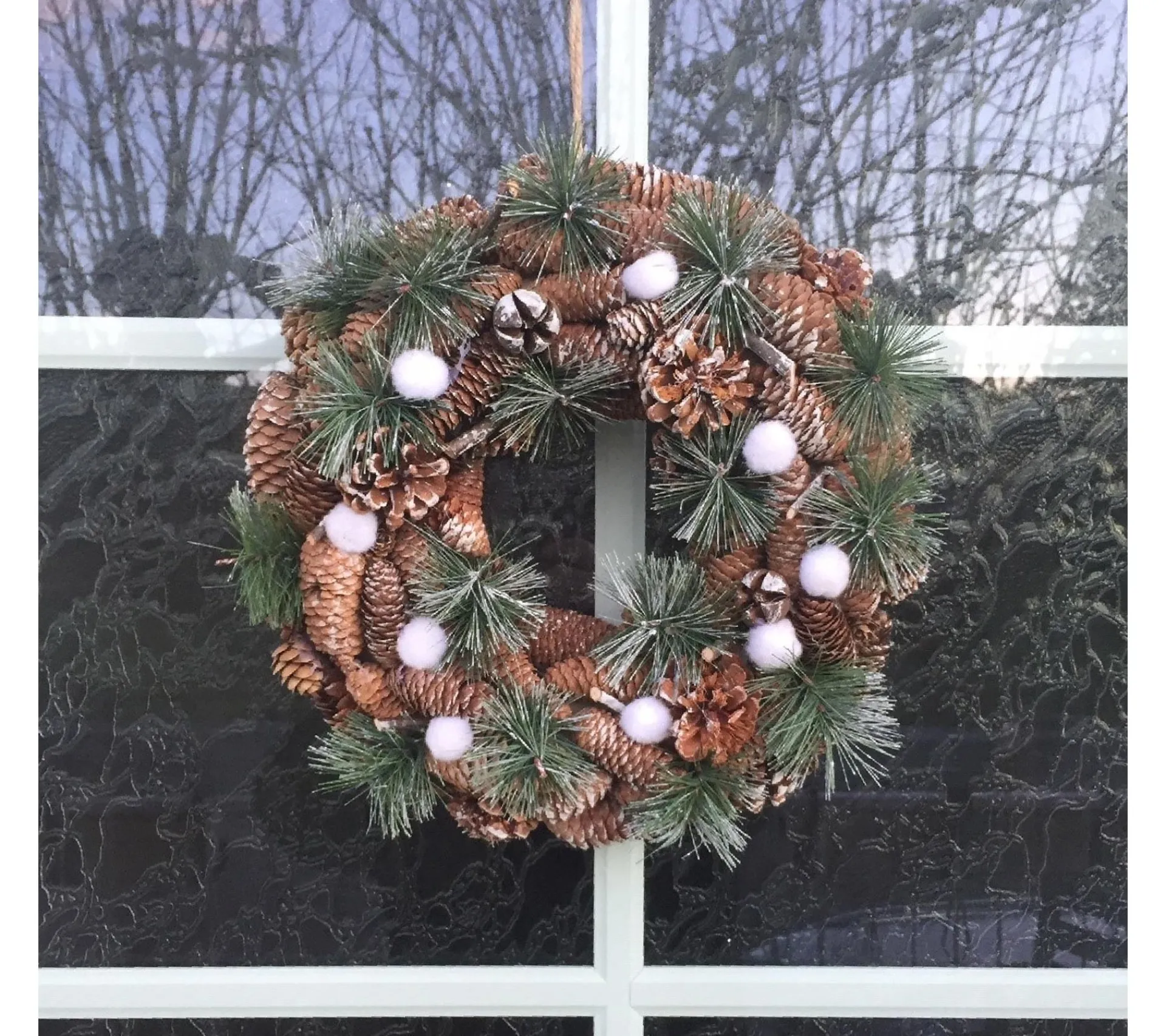 Hot FEERIC LIGHTS AND CHRISTMAS Couronne De Noël Avec Pommes De Pin Et Autres Déco D 34 Cm