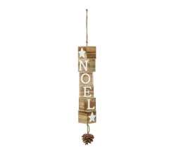 FEERIC LIGHTS AND CHRISTMAS Guirlande Et Boule De Sapin^ Décoration Suspension Lettres Noël Vertical En Bois Avec Pomme De Pin H 55 Cm
