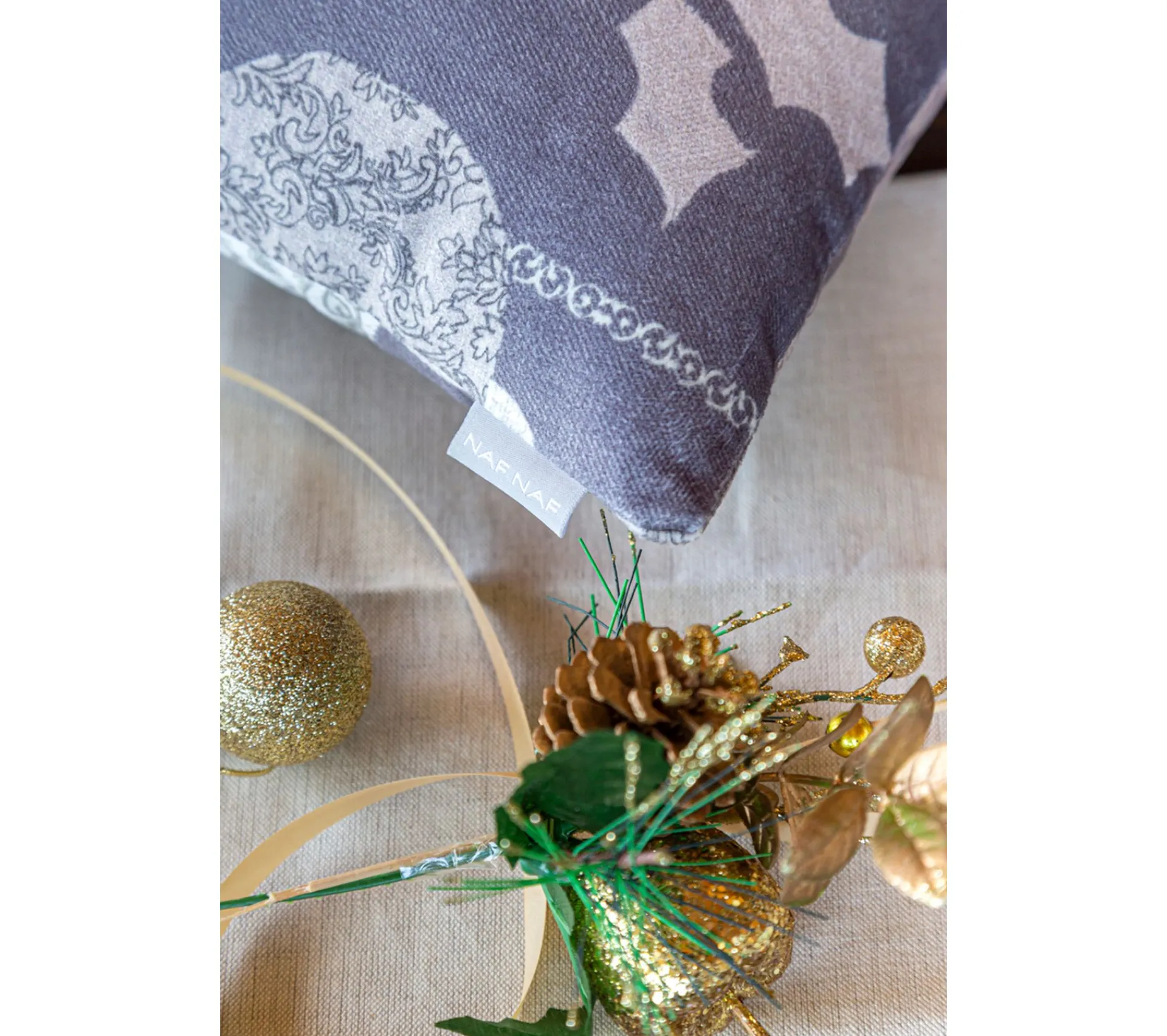 Store NAF NAF Housse De Coussin En Velour De Noël Rustic 60X60 Cm (2)