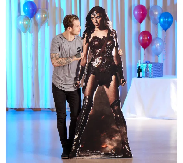 STAR CUTOUTS Anniversaire Et Autres Fêtes^ Figurine En Carton Wonder Woman Gal Gadot H 182 Cm